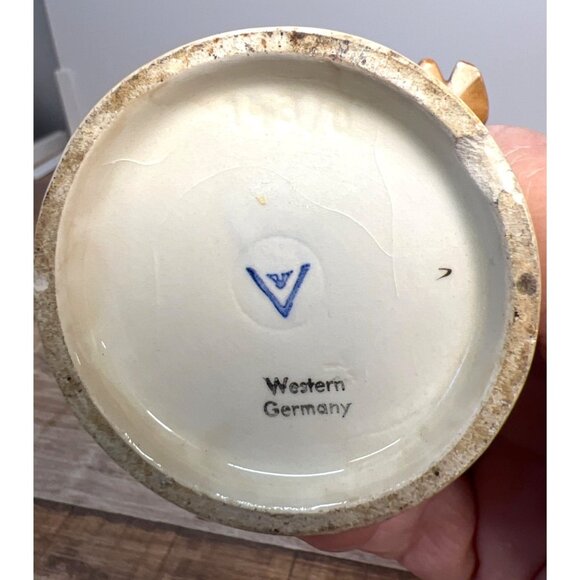 Vintage Western Germany Hummel Style Figurine Boy With Shoes Apron 6" Tall Handm - Picture 5 of 5